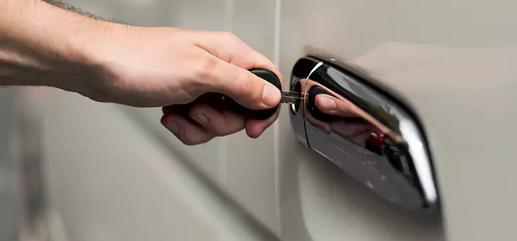 Why Choose Our Auto Locksmith Team in Massapequa, NY?